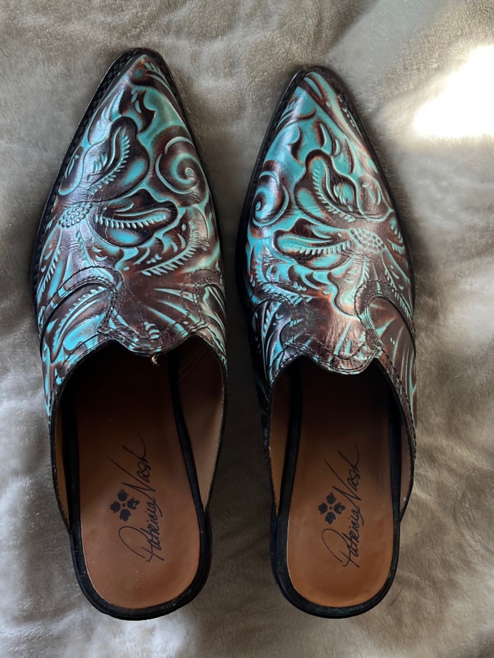 100% Leather Mules